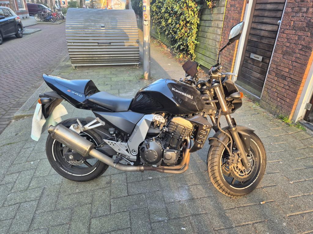 Kawasaki Z750 –120PK -Deukje in tank(fotos)100% onderhouden