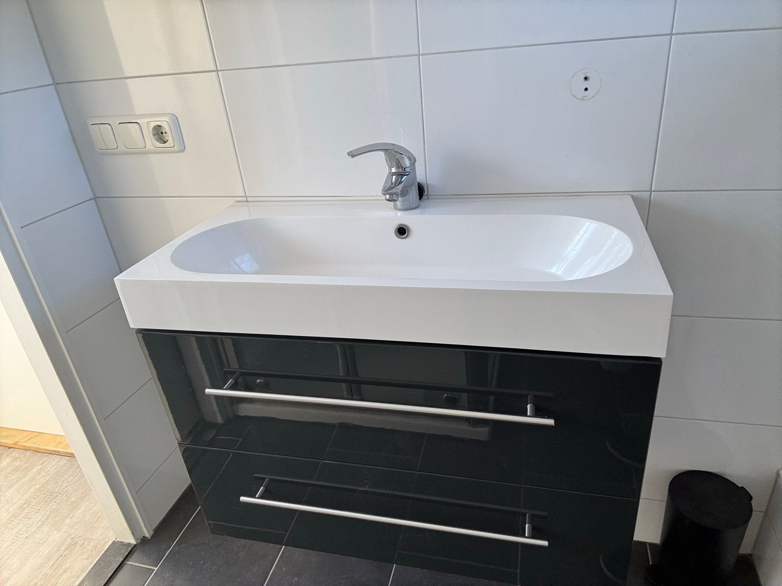 Wastafel met onderkast en spiegel, Ophalen, Gebruikt, 50 tot 100 cm, Minder dan 100 cm