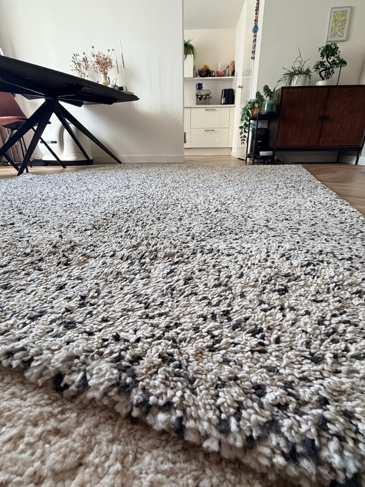 Vloerkleed Wit/Zwart Hoogpolig 200x270 cm - goede staat, Huis en Inrichting, Stoffering | Tapijten en Kleden, Wit, Ophalen of Verzenden