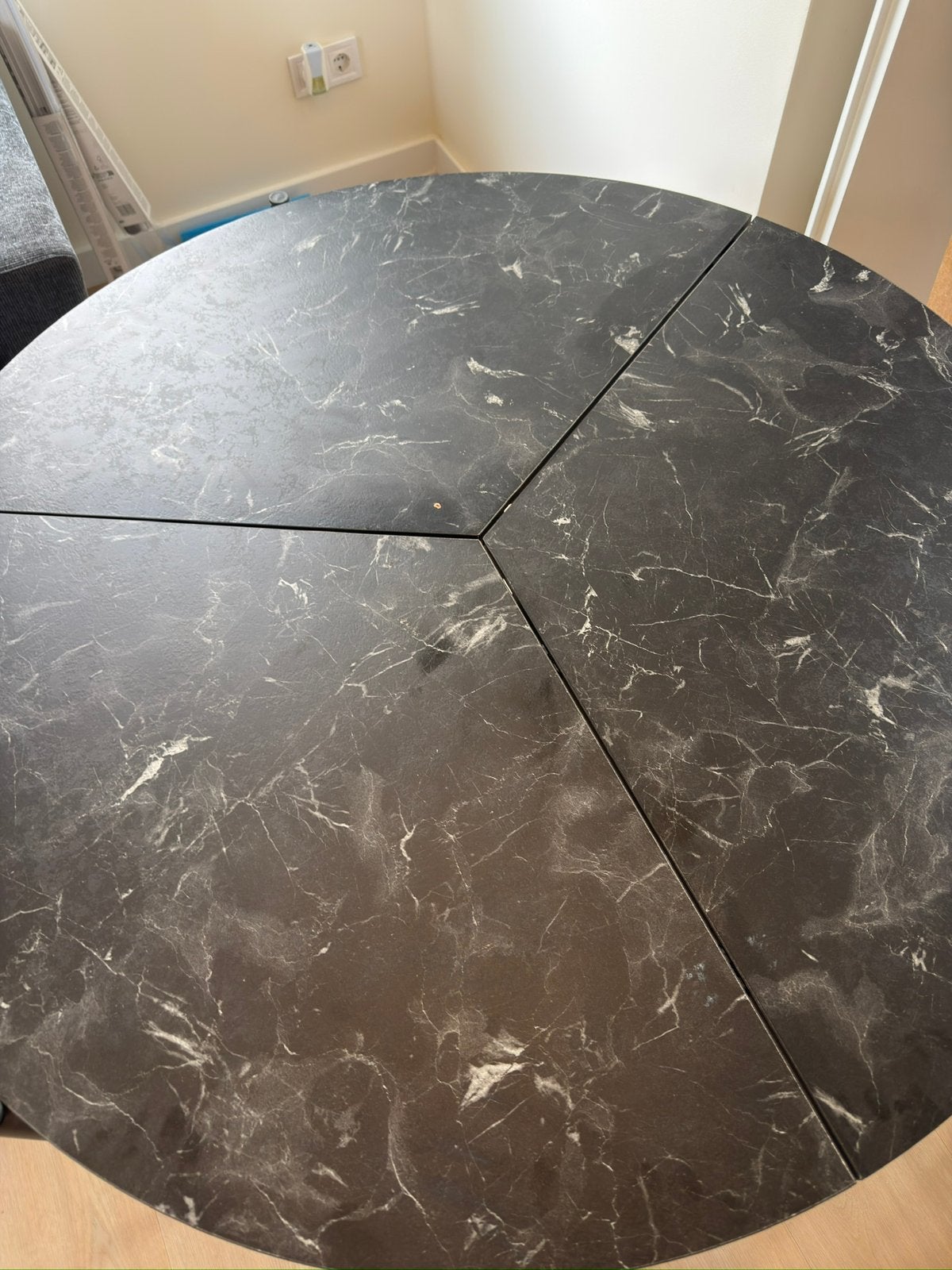 Mooi ronde marmerlook eettafel inklapbaar–nauwelijks gebruik
