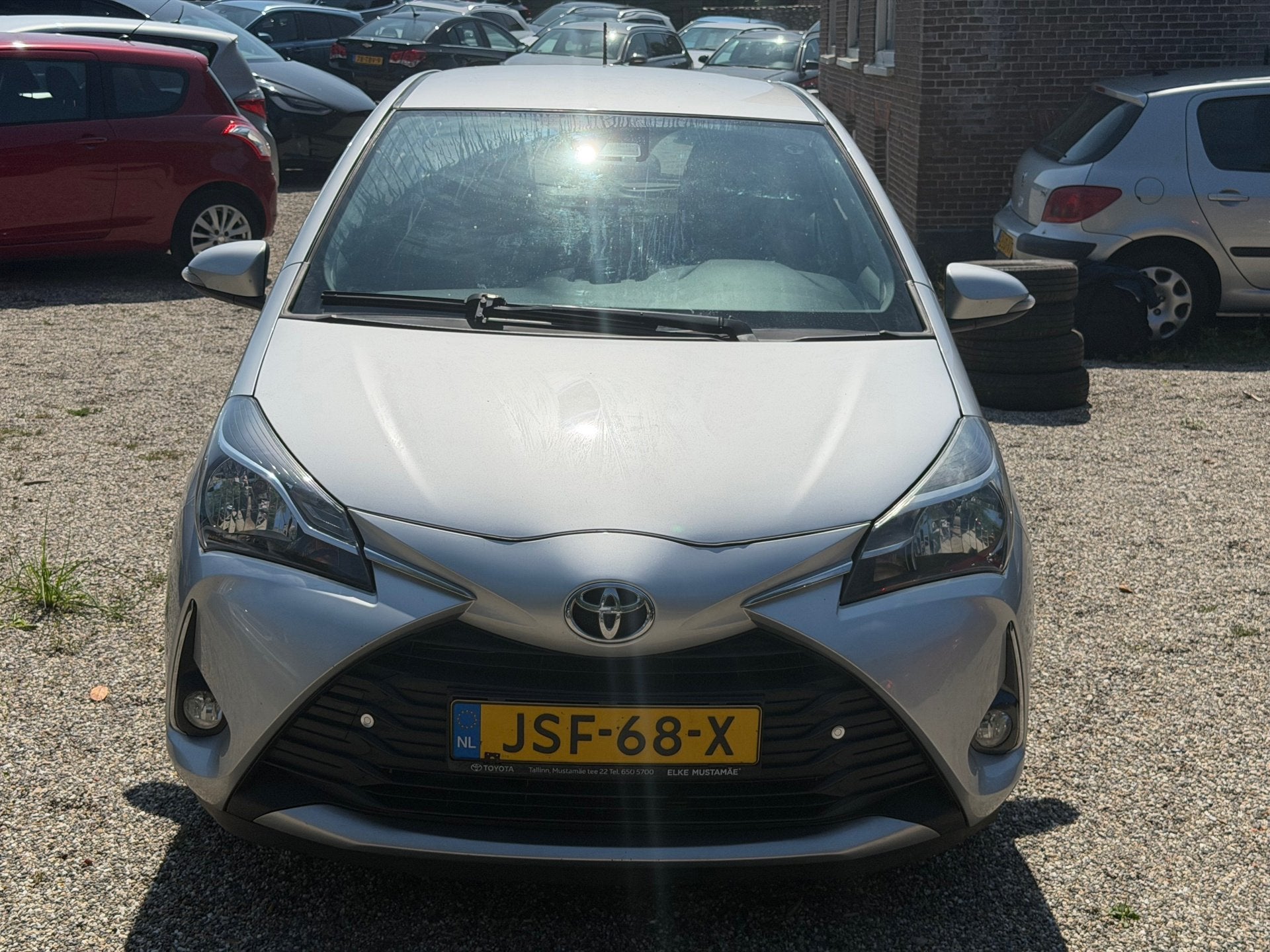 Foto 2 van Toyota Yaris 1.5 VVT-i Comfort Camera Cruise PDC StoelVerwar