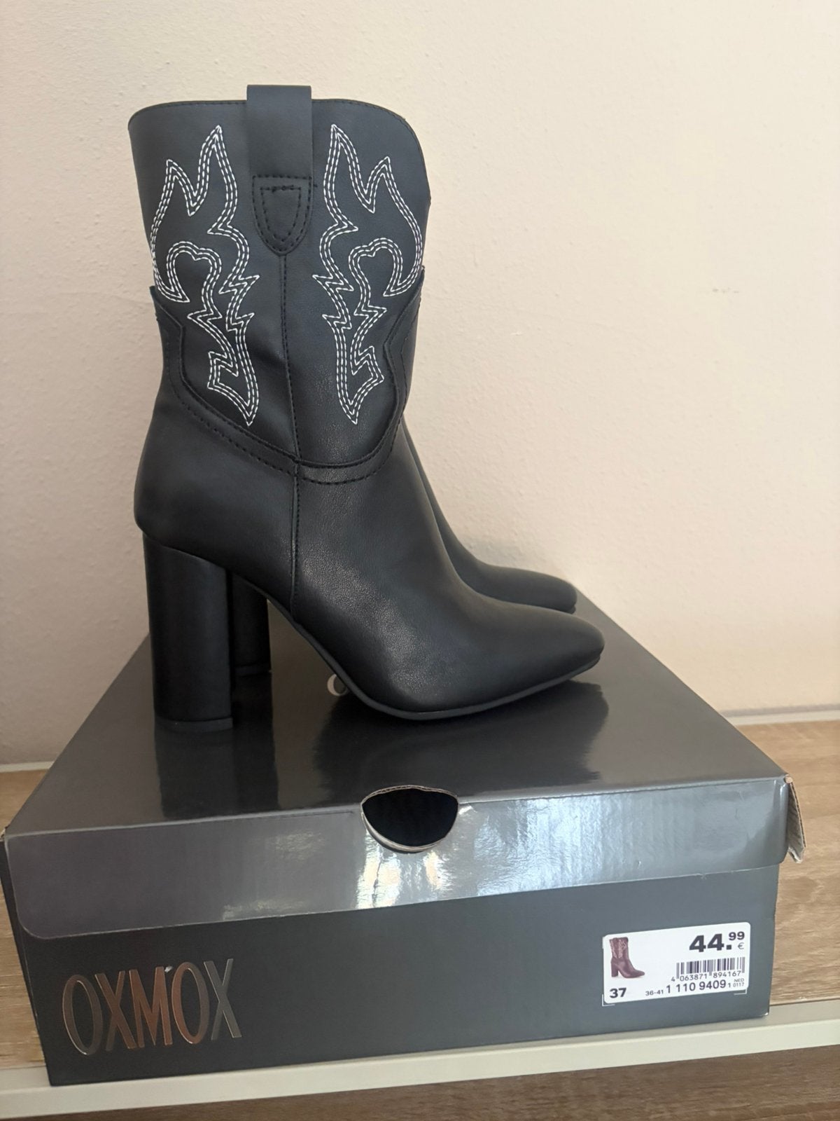 Laarsjes met hak, Zwart, Nieuw, Ophalen of Verzenden, Schoenen met hoge hakken