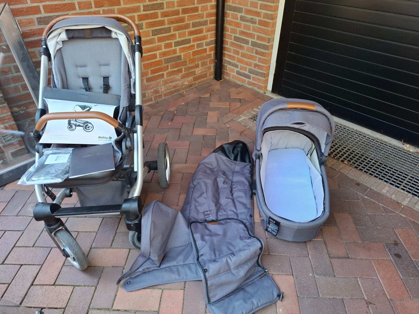 nette Mutsy Nio complete kinderwagen, Ophalen, Gebruikt, Mutsy