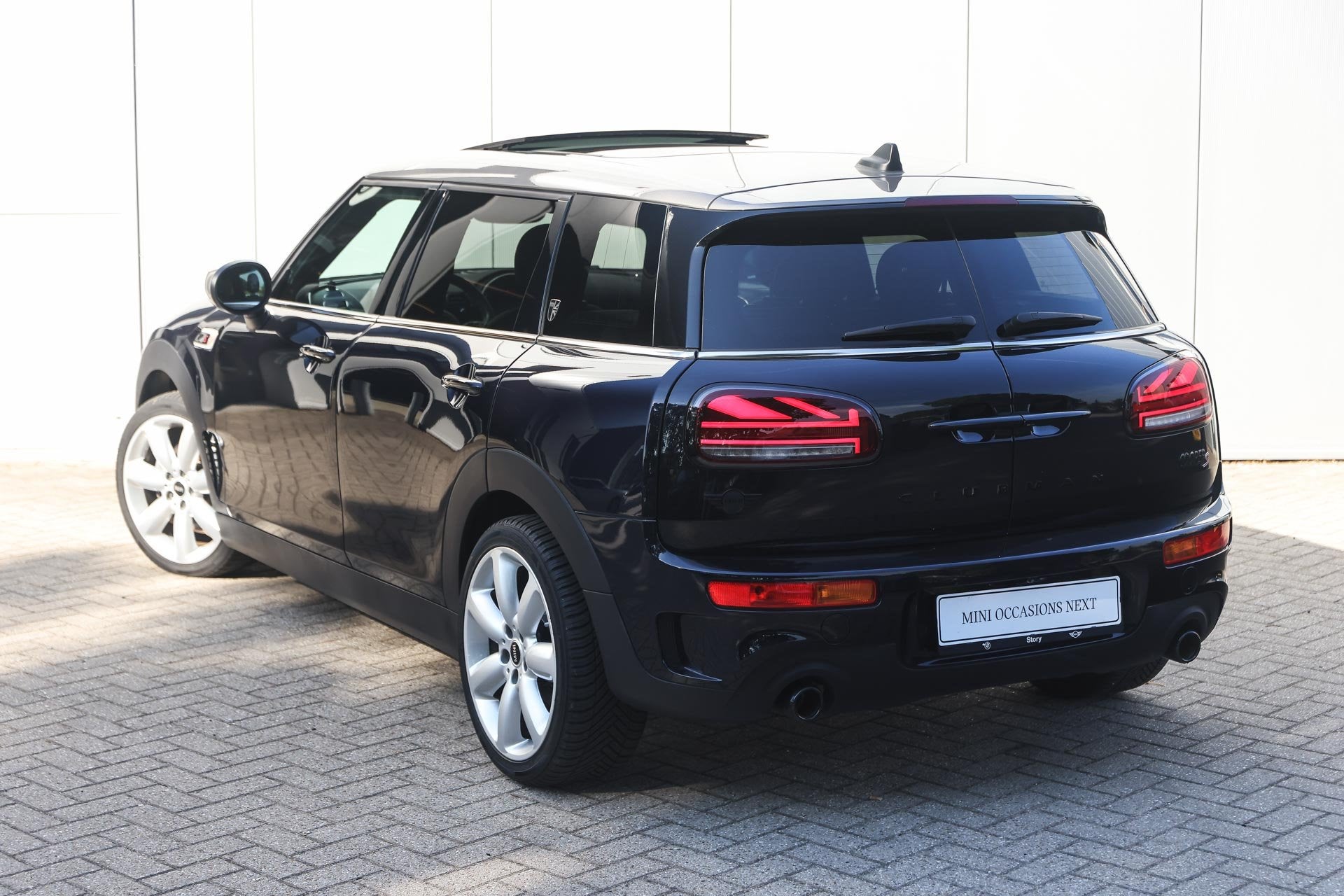 MINI Clubman Cooper S Automaat / Panoramadak / Comfortstoele, Gebruikt, 4 cilinders, Met garantie (alle), 179 pk