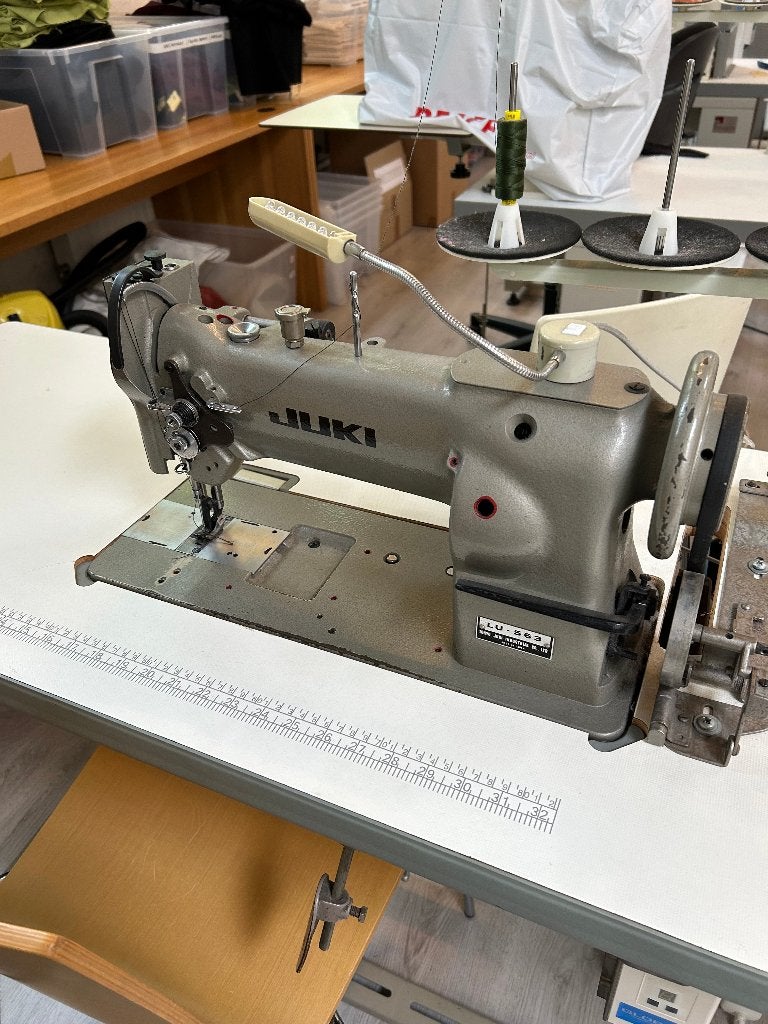 Juki LU-563 Industriële Walking Foot Naaimachine – €650, Gebruikt, Naaimachine, Industrieel, Ophalen