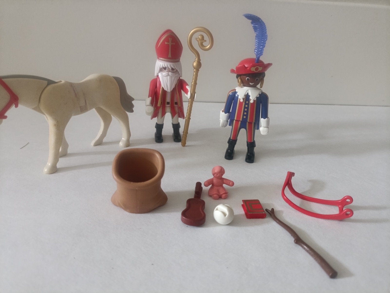 Playmobil 4893 Sint en zwarte Piet en Paard, Complete set, Ophalen of Verzenden, Zo goed als nieuw, Figuren