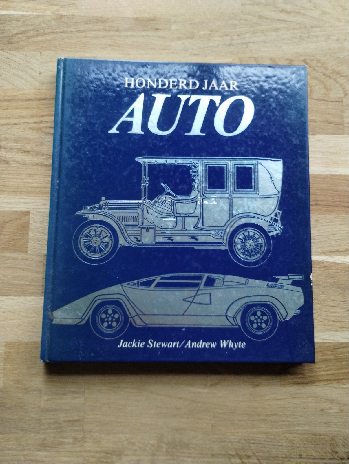 Honderd Jaar Auto - Geschiedenis van de auto, Ophalen of Verzenden, Gelezen, Algemeen, Jackie Stewart/Andrew Whyte