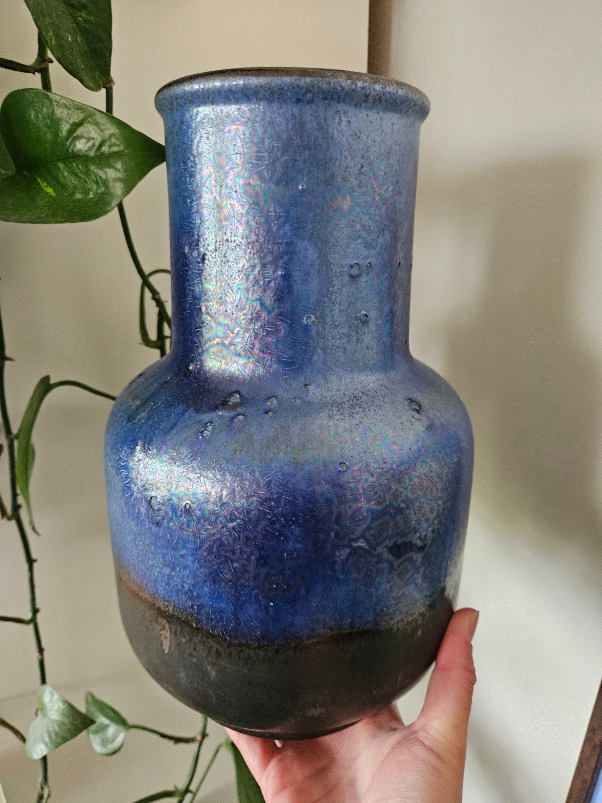 XL vintage keramieken vaas met iriserend glazuur – wg, Huis en Inrichting, Woonaccessoires | Vazen, Overige kleuren, Aardewerk of Porselein