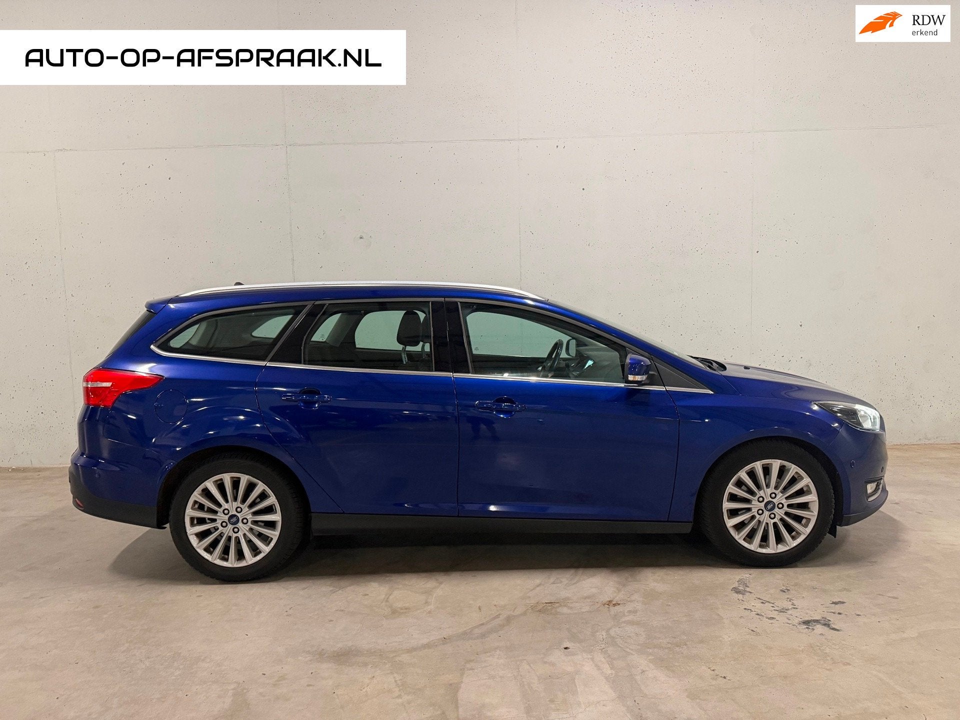Ford Focus Wagon 1.5 TDCI Titanium Navi Clima Cruise, Stof, Gebruikt, 4 cilinders, Blauw