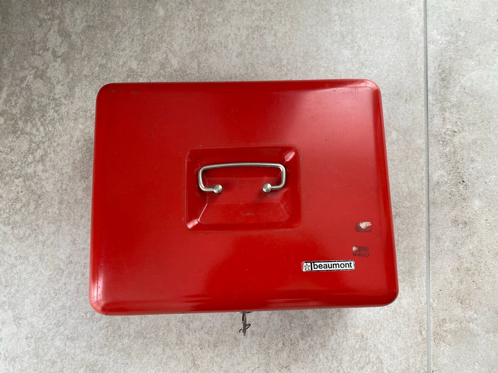 Rode geldkist met muntenbakje en sleutel, Ophalen of Verzenden, Gebruikt, Rood, Metaal