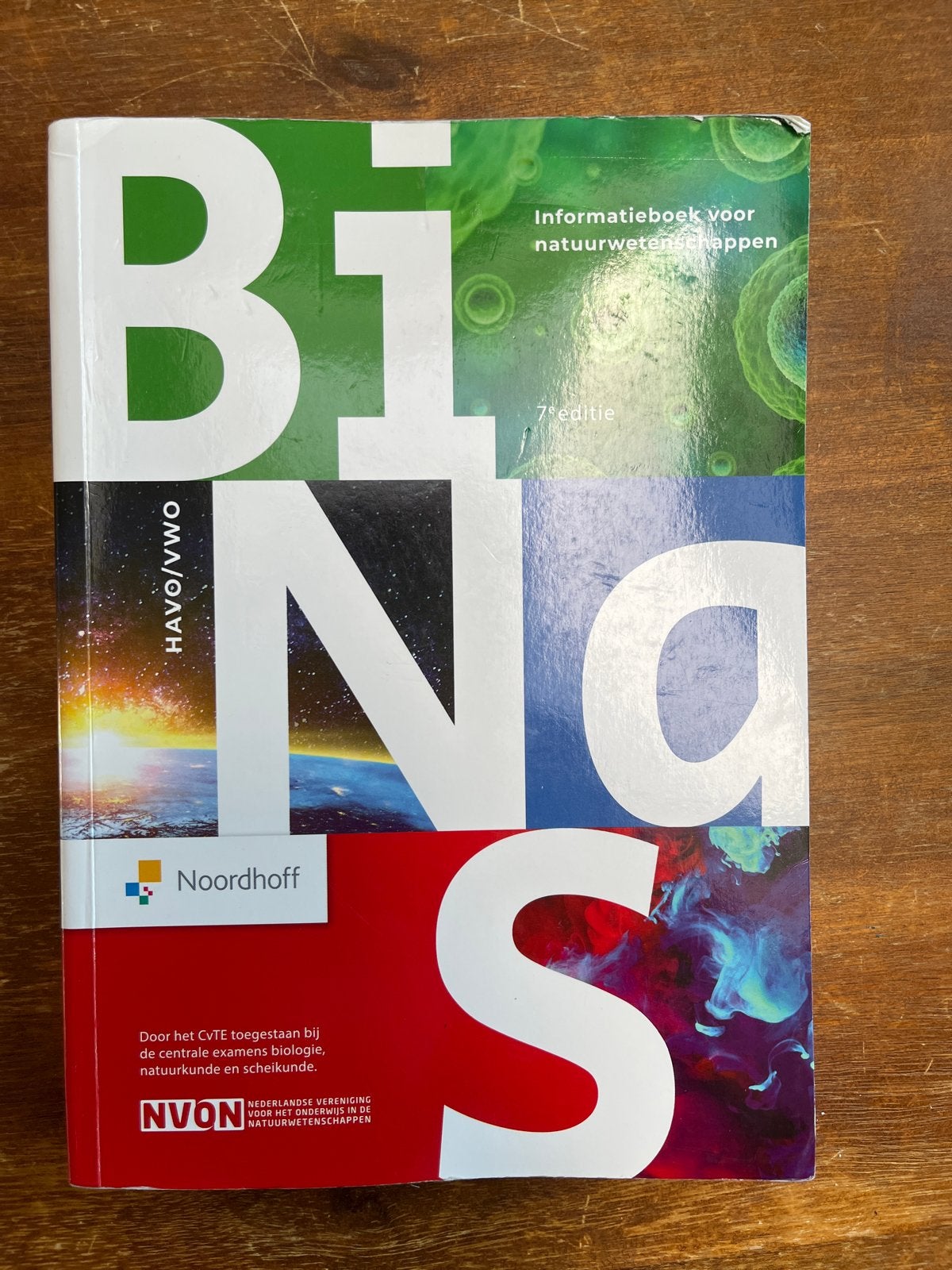 BINAS HAVO/VWO 7e editie - Informatieboek natuurwetenschappe, Boeken, Ophalen of Verzenden, Zo goed als nieuw, HAVO, Biologie