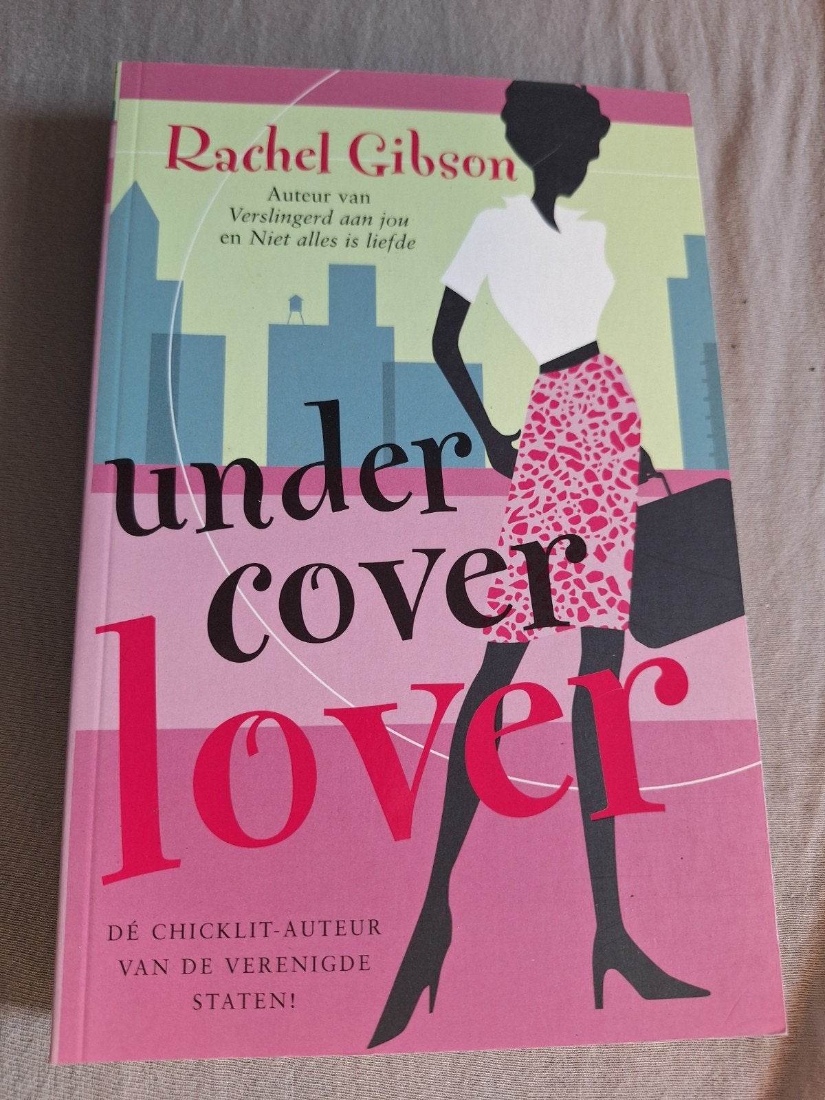 Undercover Lover - Rachel Gibson (Chicklit), Ophalen of Verzenden, Zo goed als nieuw, Rachel Gibson