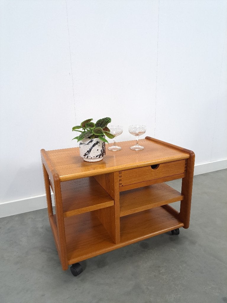 Deense teak audio trolley met lade vintage tv meubel, Gebruikt, Teakhout, Minder dan 100 cm, 25 tot 50 cm