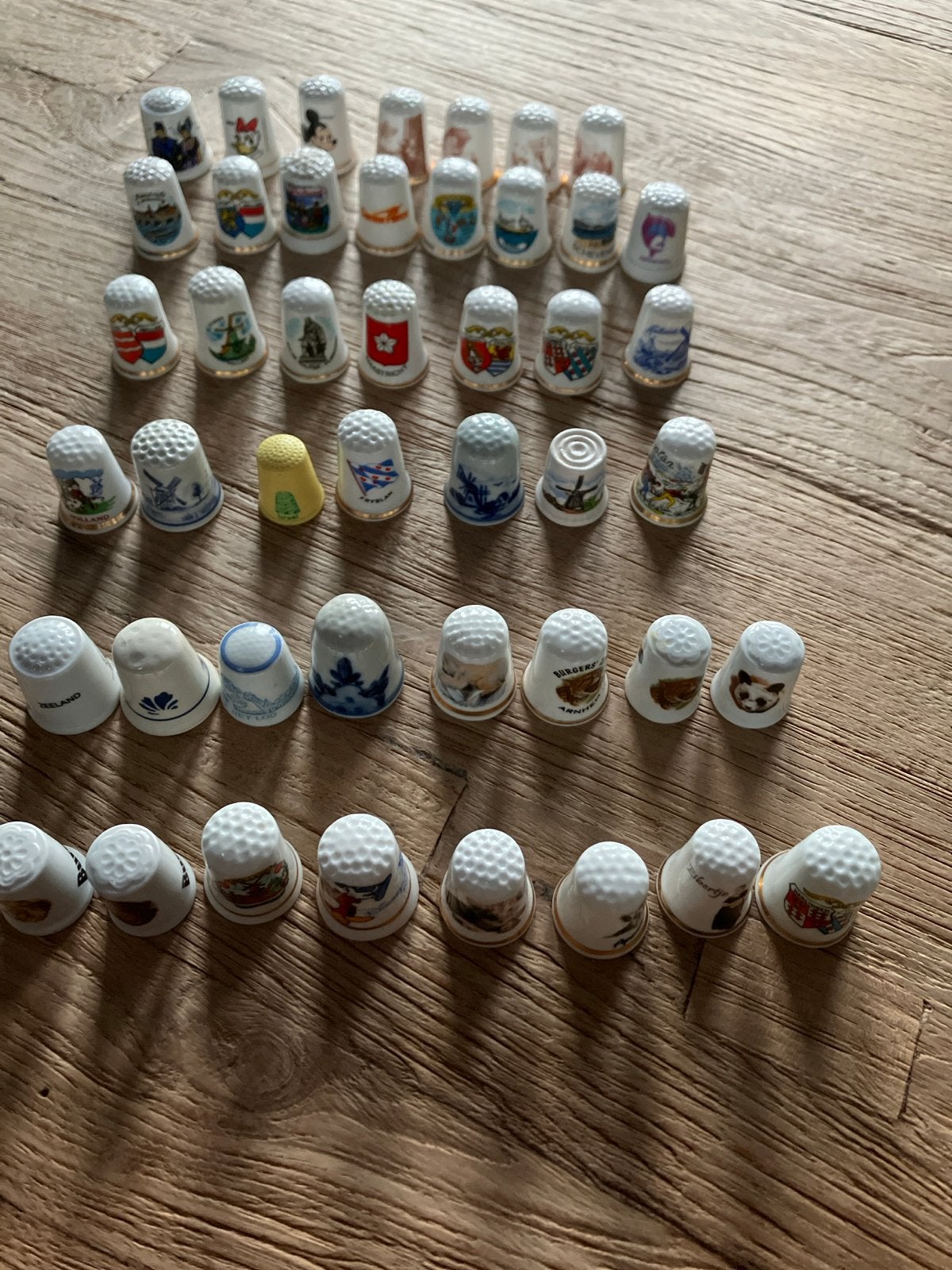 45 Vingerhoedjes Nederland - Diverse Collectie, Ophalen of Verzenden, Gebruikt, Porselein, Nederland