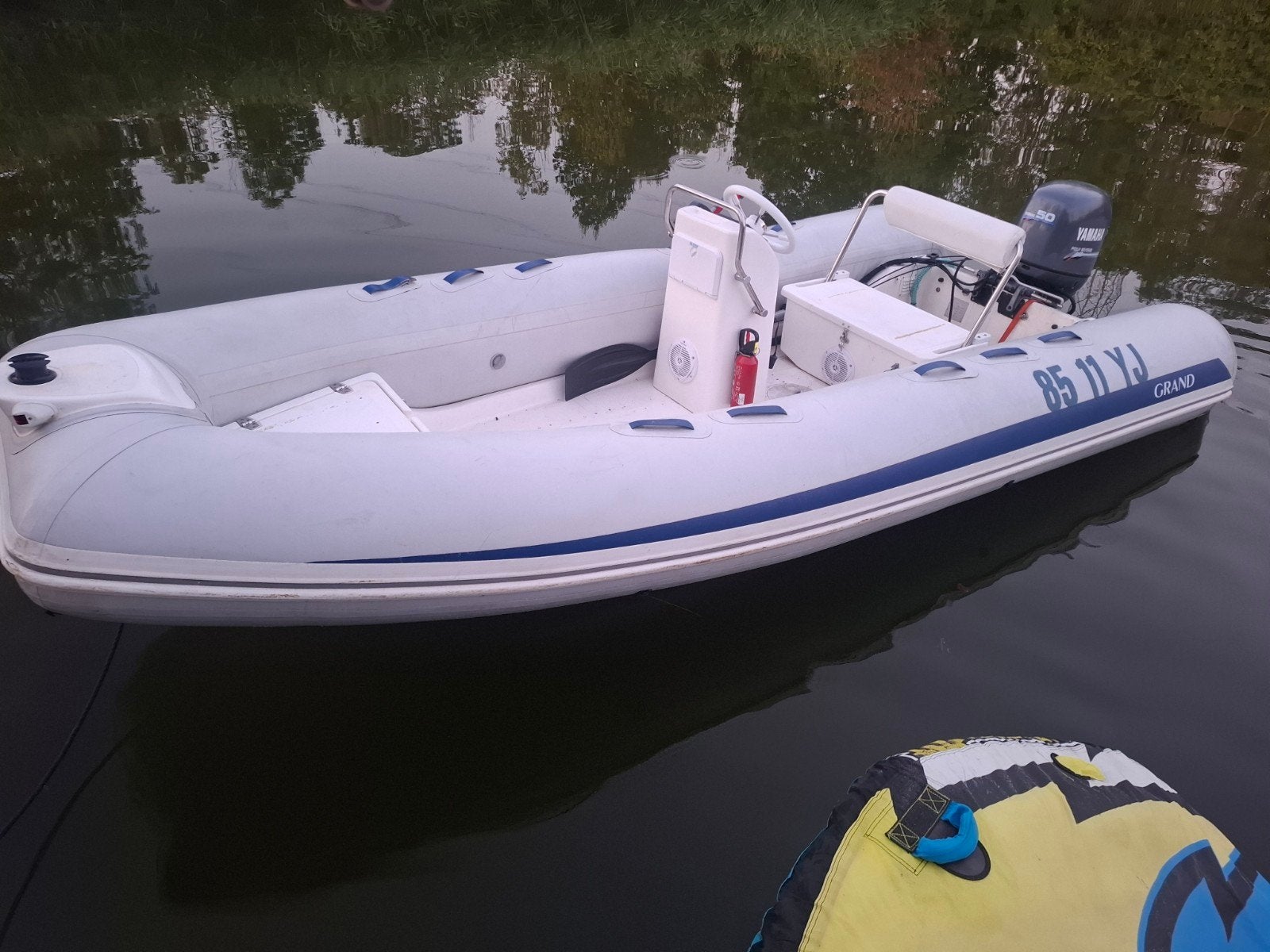 Grand RIB met Yamaha 50pk buitenboordmotor, Watersport en Boten, Polyester/glasvezel, Gebruikt, Ophalen of Verzenden, Inclusief motor