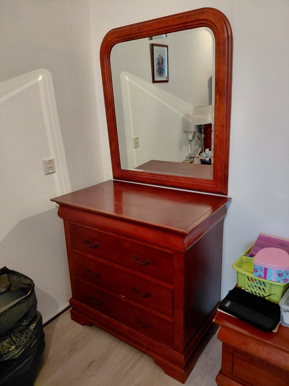 Commode met spiegel - Klassiek houten dressoir, Ophalen, Gebruikt, 50 tot 100 cm, Met lade(s)