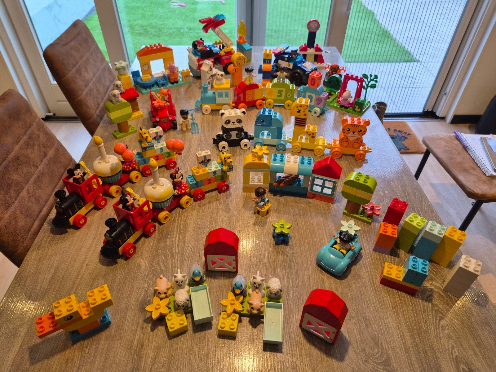 Grote collectie Duplo met Mickey en minnie verjaardags trein, Ophalen, Zo goed als nieuw