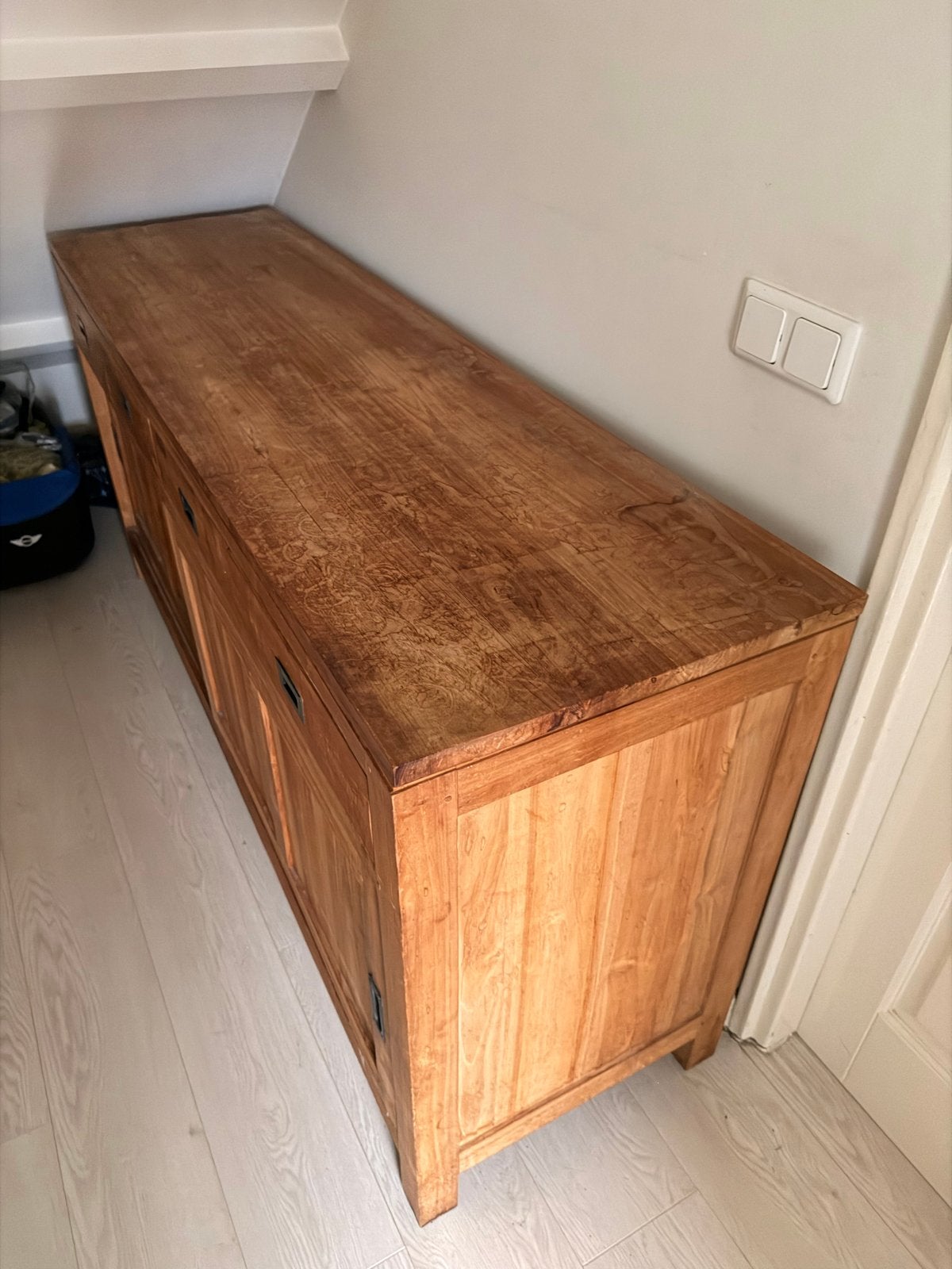 Massief houten dressoir met lades en schuifdeuren, Ophalen, Gebruikt, 150 tot 200 cm, Met lade(s)