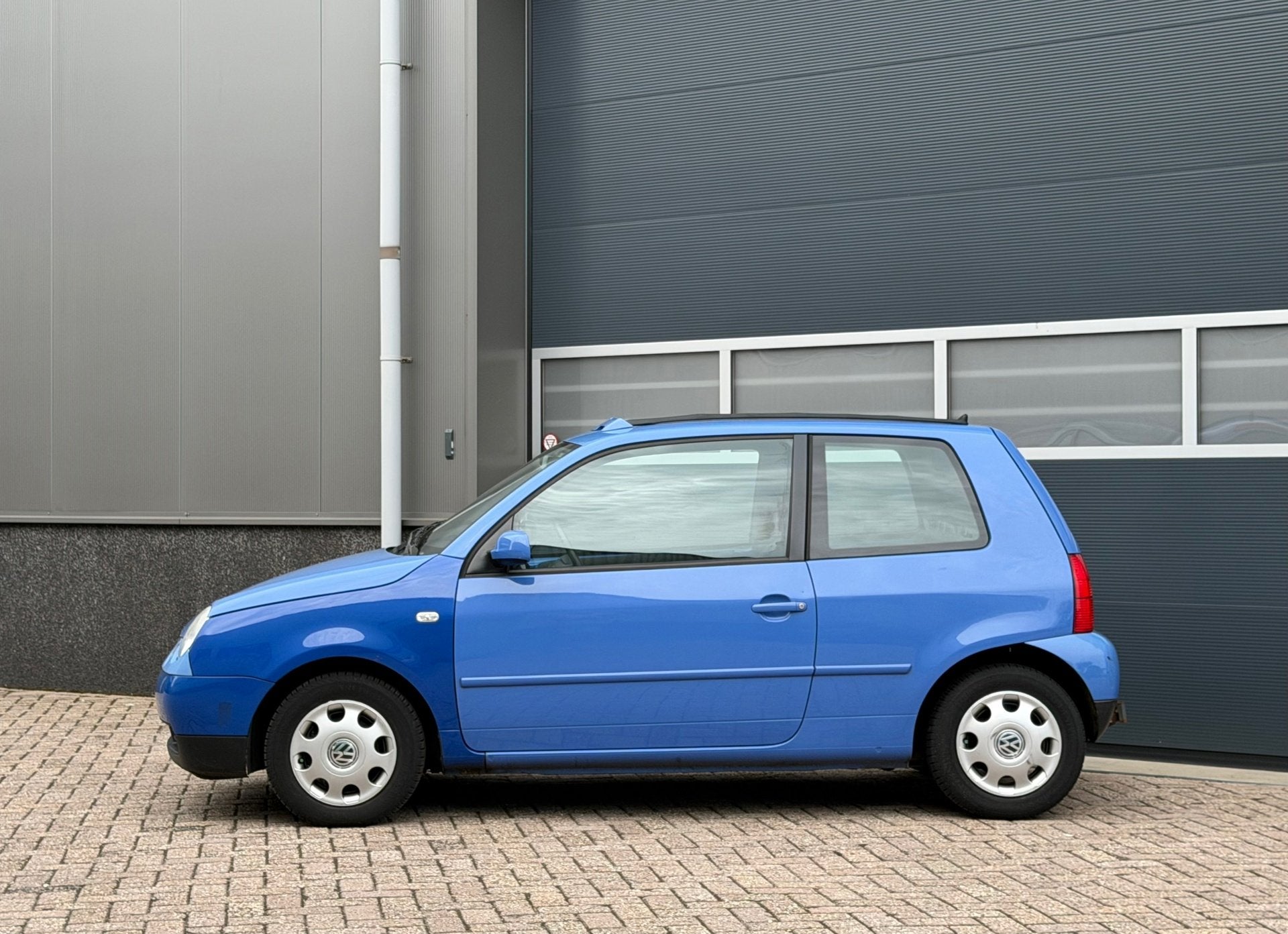 Volkswagen Lupo 1.4-16V Trendline bj.2001 Opendak|Stuur bekr, Voorwielaandrijving, Gebruikt, 31 €/maand, 4 cilinders