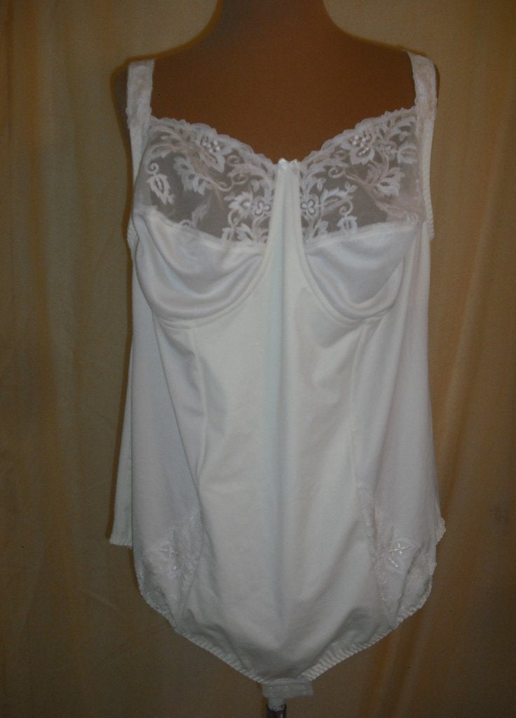 body maat: 110E merk : Ulla Dessous, Ophalen of Verzenden, Wit, Body of Korset