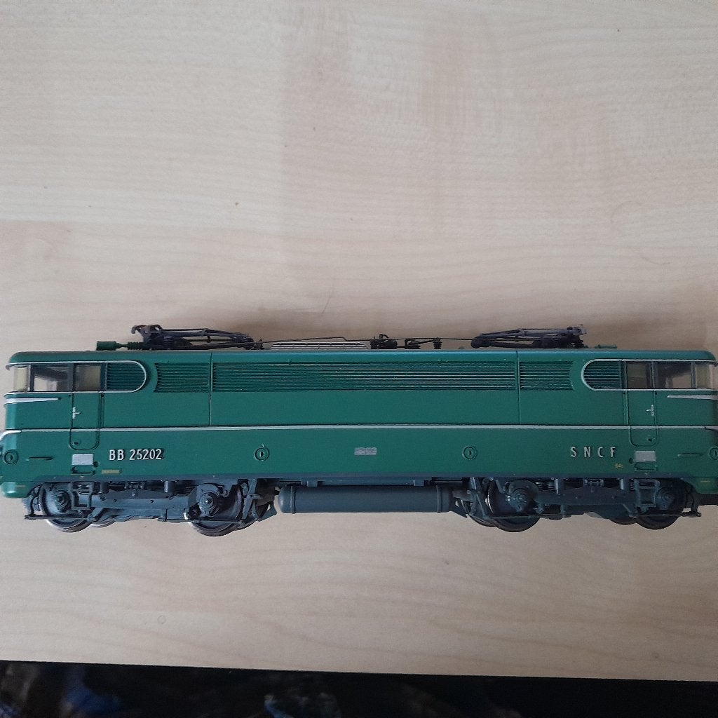 locomotief Sncf ROCO 63572 ALS NIEUW, Verzenden, Zo goed als nieuw, Roco, Gelijkstroom