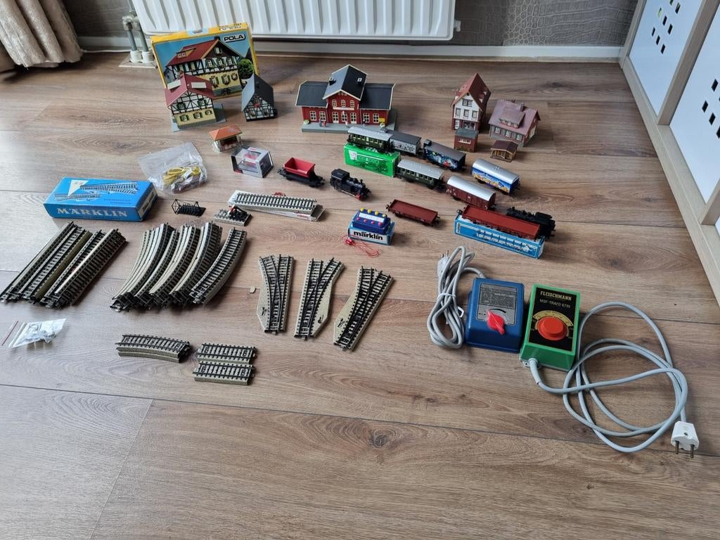 Uitgebreide Marklin treinset compleet met boekjes, Wisselstroom, Treinset, Ophalen of Verzenden, Zo goed als nieuw