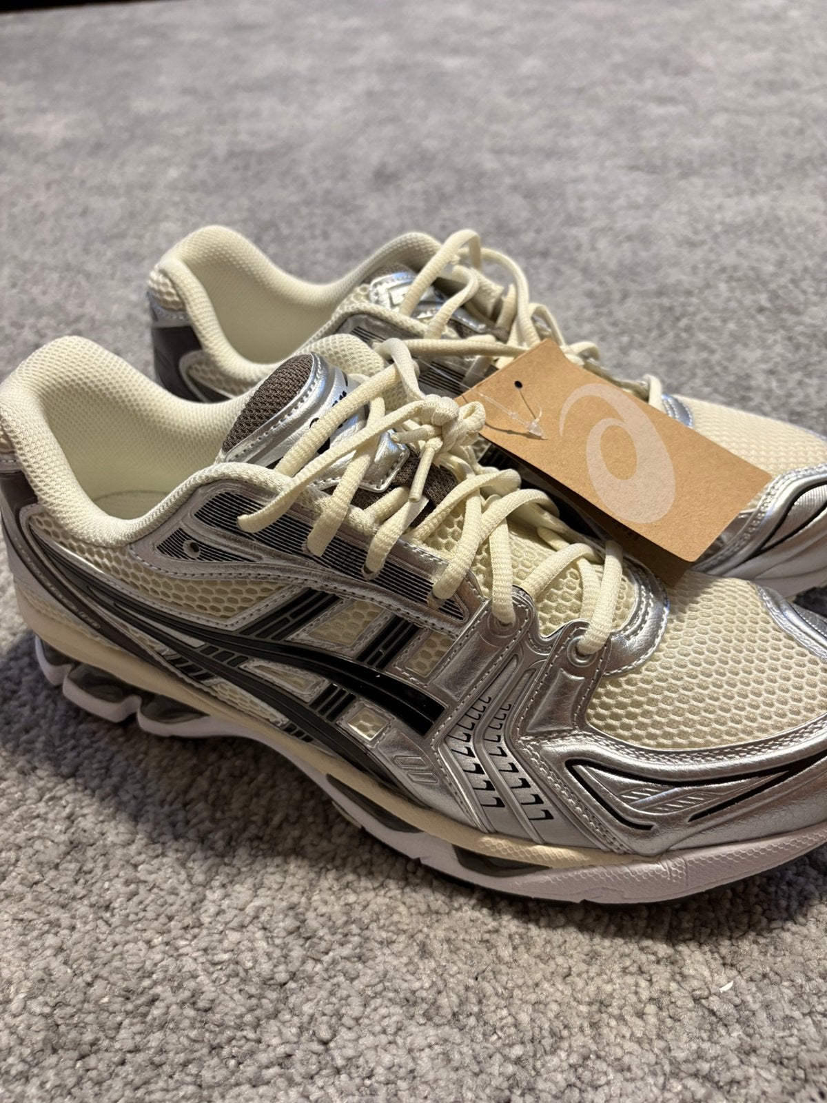 Asics GEL-Kayano 14 - Cream Pure Silver - Maat 45 - Nieuw, Overige kleuren, Nieuw, Ophalen of Verzenden, Sneakers of Gympen