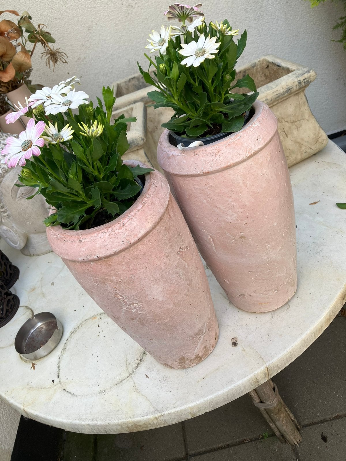Twee nieuwe stenen tuinvazen., Tuin en Terras, Ophalen, Nieuw