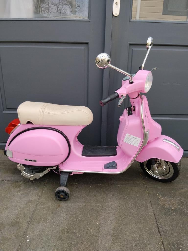Vespa kinder scooter barbieroze, Ophalen, Gebruikt