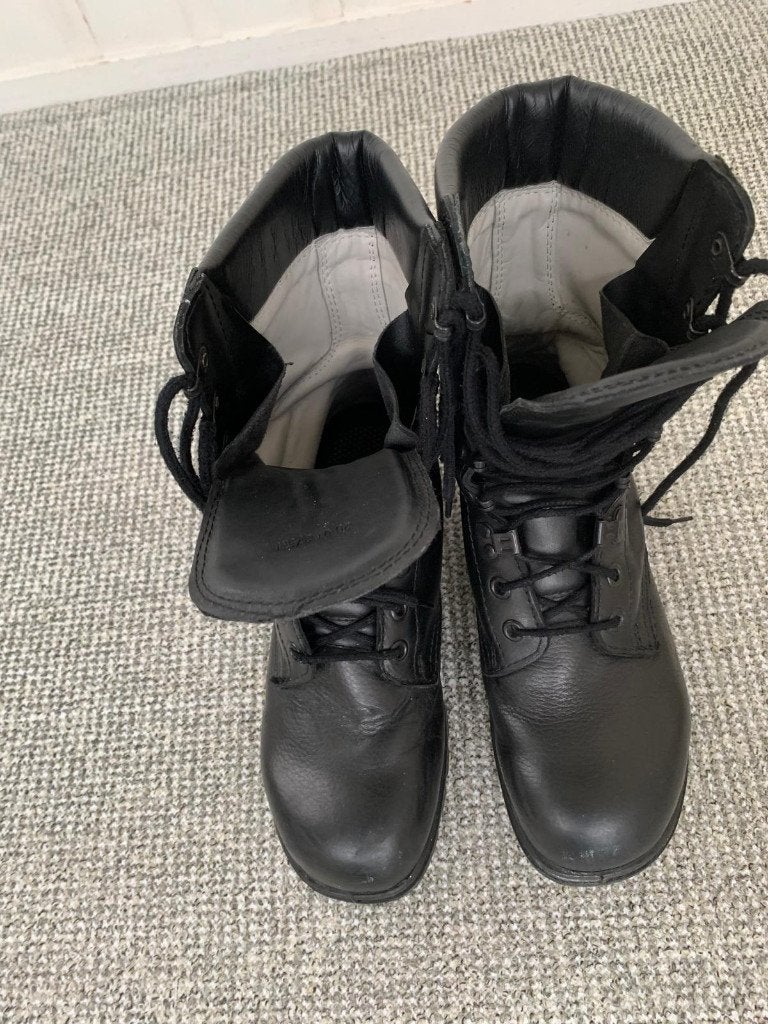 Zwarte Boots (legerkisten) mt 275 (43,5), Ophalen, Zo goed als nieuw, Schoenen