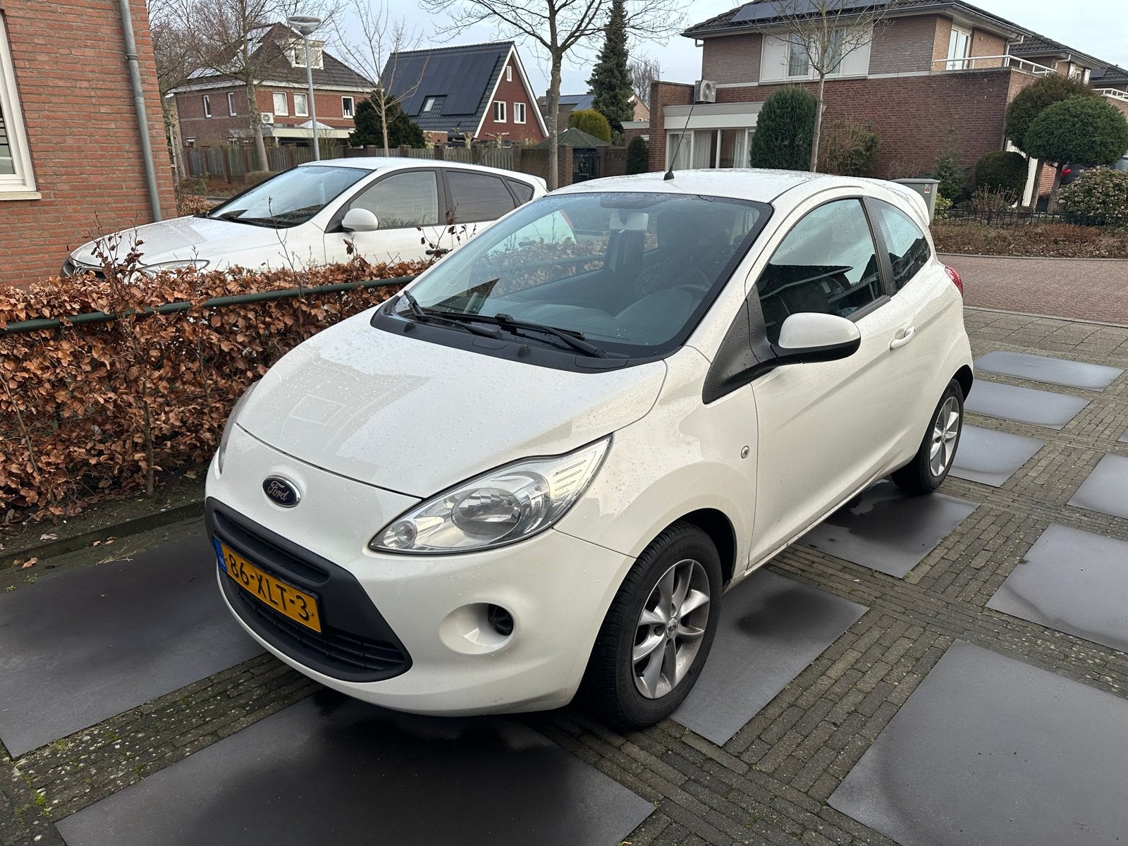 Ford Ka 1.2 69pk 2012 Wit, Auto's, Ford, Voorwielaandrijving, Stof, 1242 cc, 4 cilinders