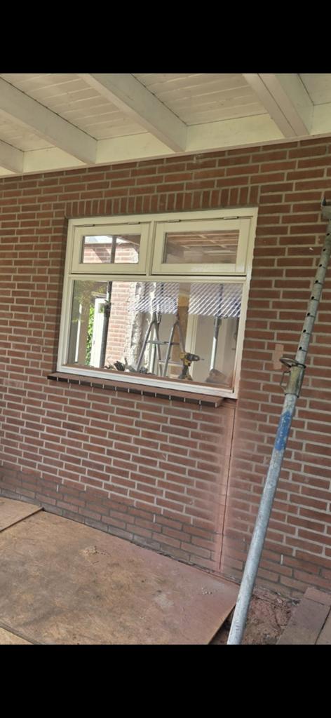 Houten raamkozijn 155x125 incl glas en 2 kiepraampjes, Ophalen