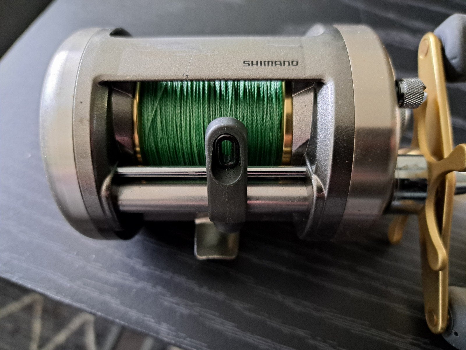 2 x shimano reel, Ophalen of Verzenden, Zo goed als nieuw, Molen