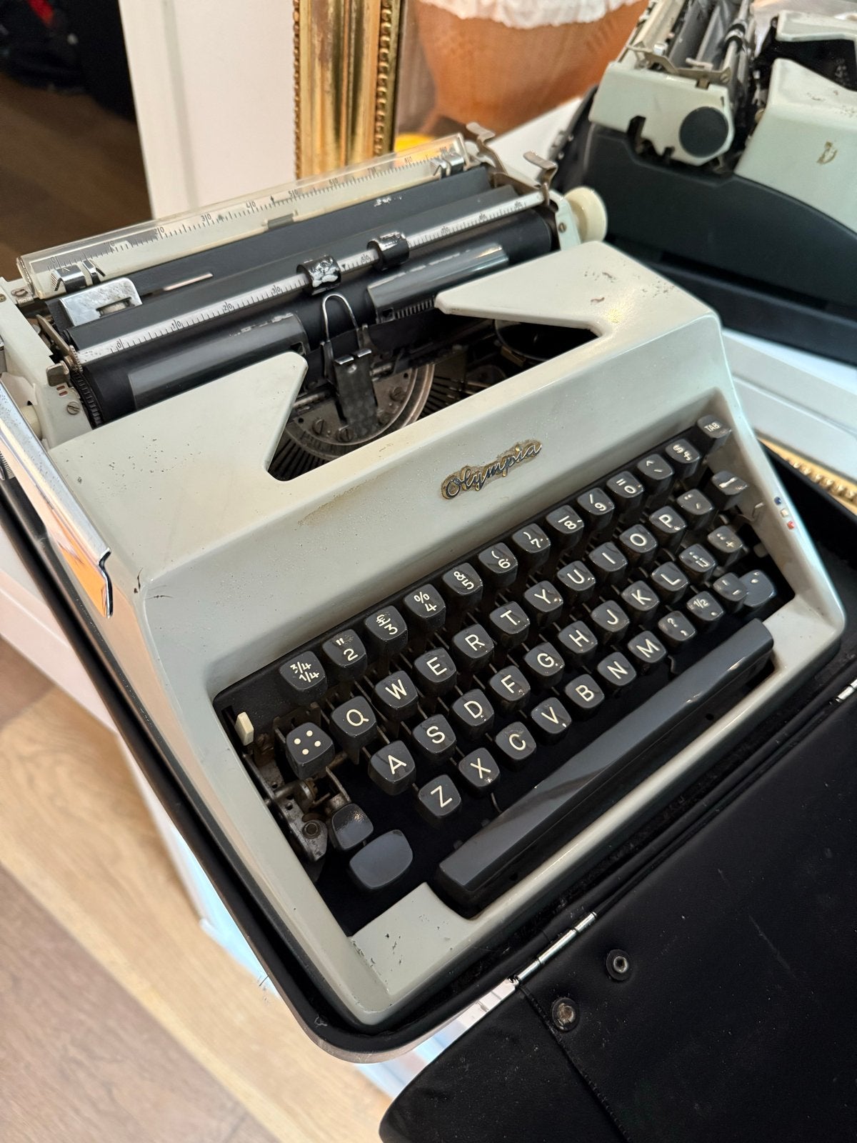 Olympia typemachine, Ophalen of Verzenden