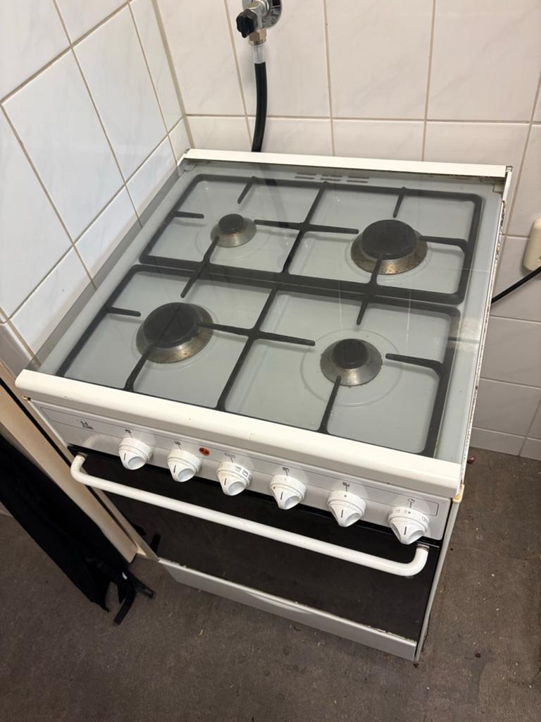 Gasfornuis met Oven graag 23 mei ophalen in tilburg, Ophalen, Gebruikt, 60 cm of meer, 4 kookzones
