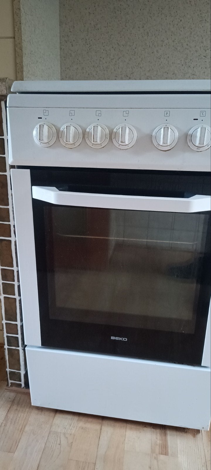 Vrijstaand Elektrisch Fornuis met Oven - Beko, Witgoed en Apparatuur, Fornuizen, Ophalen, Gebruikt, 60 cm of meer, Grill