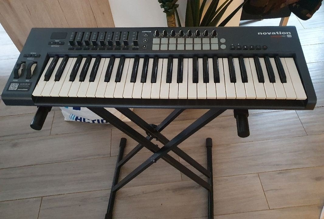Novation Launchkey 49 MIDI Keyboard Controller, Gebruikt, Ophalen of Verzenden, Midi-aansluiting, 49 toetsen