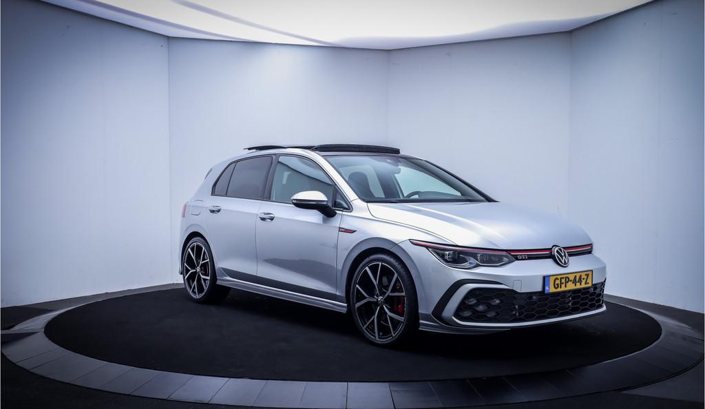 Volkswagen Golf 2.0 GTI DSG 245PK PANO | NAVI | APP CONNECT, Stof, Gebruikt, Zwart, 4 cilinders
