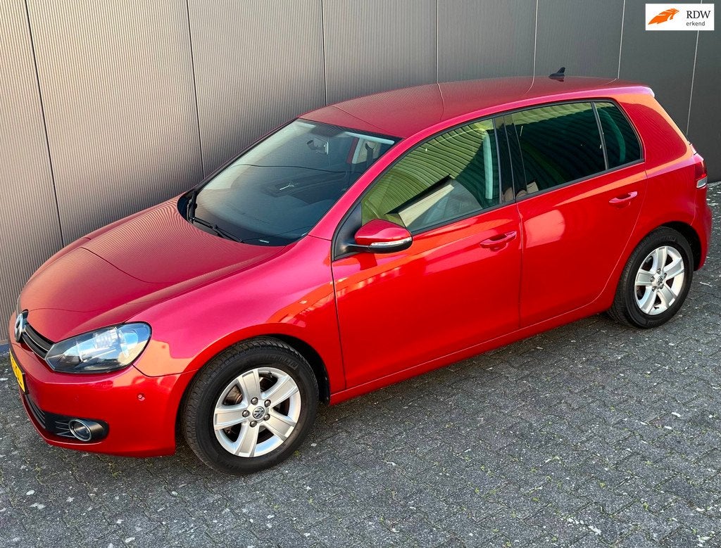 Volkswagen Golf 1.2 TSI leren bekleding nieuwe APK mooie aut, Auto's, Volkswagen, Voorwielaandrijving, Euro 5, 86 pk, Gebruikt