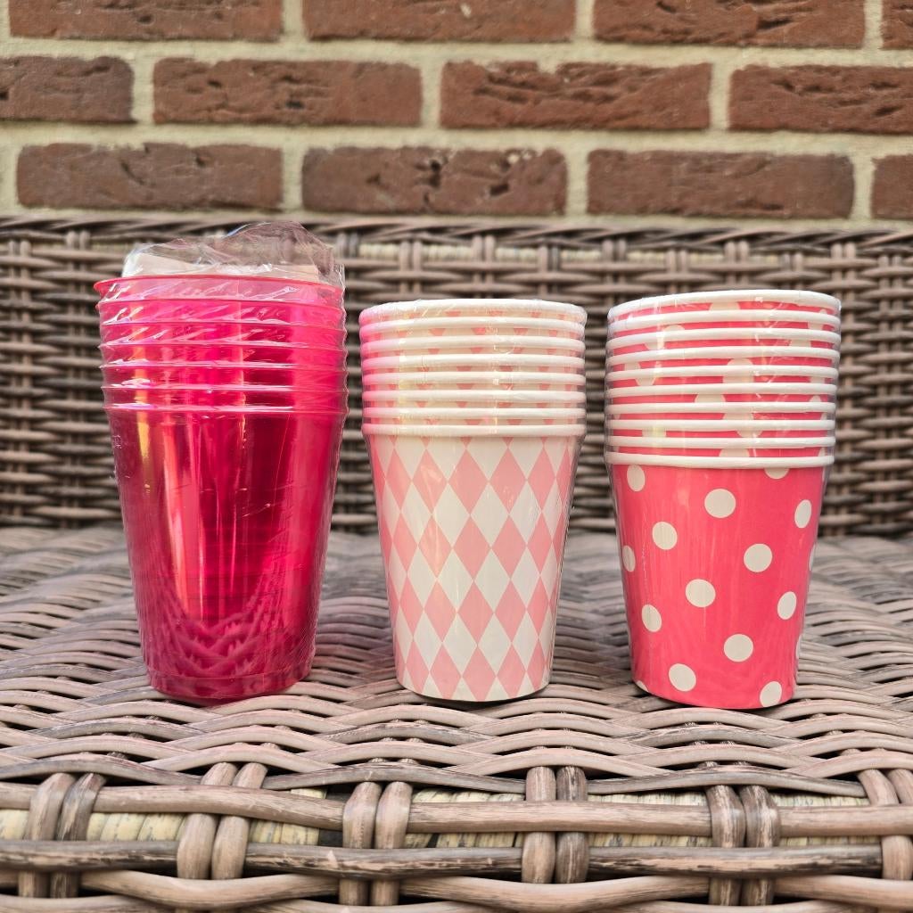 Nieuw! 3x set bekers papier/kunststof feestservies roze, Ophalen of Verzenden, Nieuw, Versiering, Verjaardag