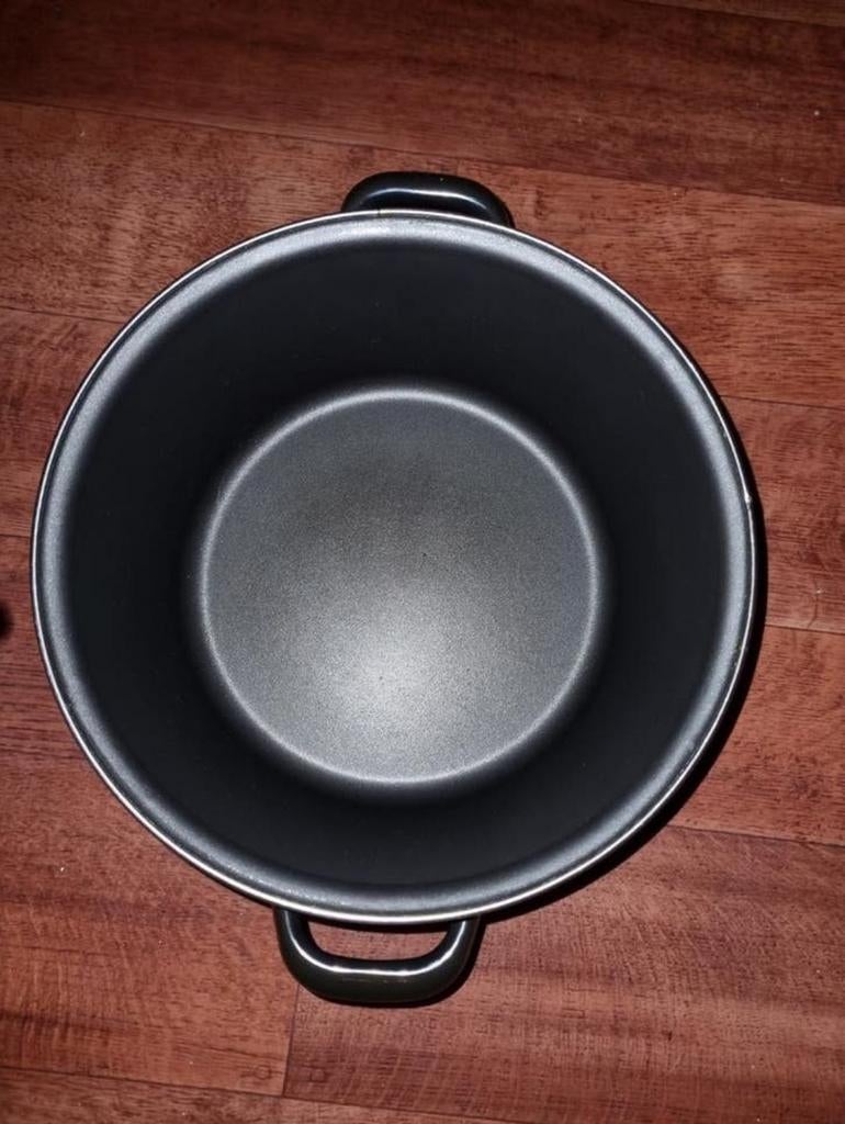 goed als nieuwe pan kleine beschadiging Zie foto's bieden, Ophalen of Verzenden, Zo goed als nieuw, Overige materialen