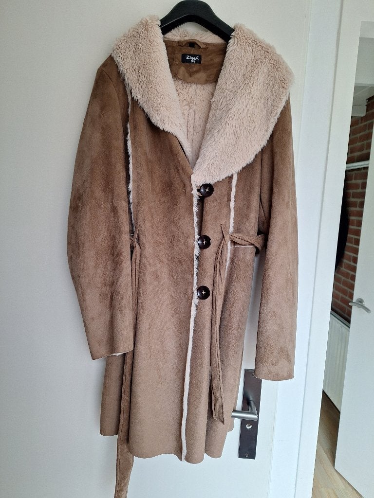 Dames winterjas maat 42(40), Kleding | Dames, Jassen | Winter, Zigga, Bruin, Maat 42/44 (L), Ophalen of Verzenden