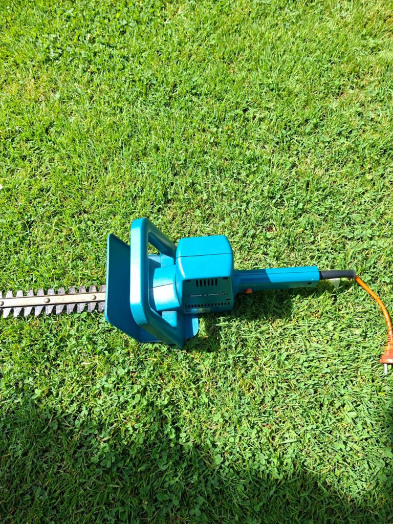 Black and Decker buxus trimmer, Ophalen