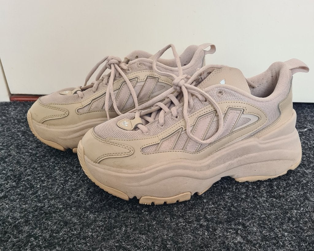 Adidas sneakers mt 40, Adidas, Beige, Ophalen of Verzenden, Sneakers of Gympen