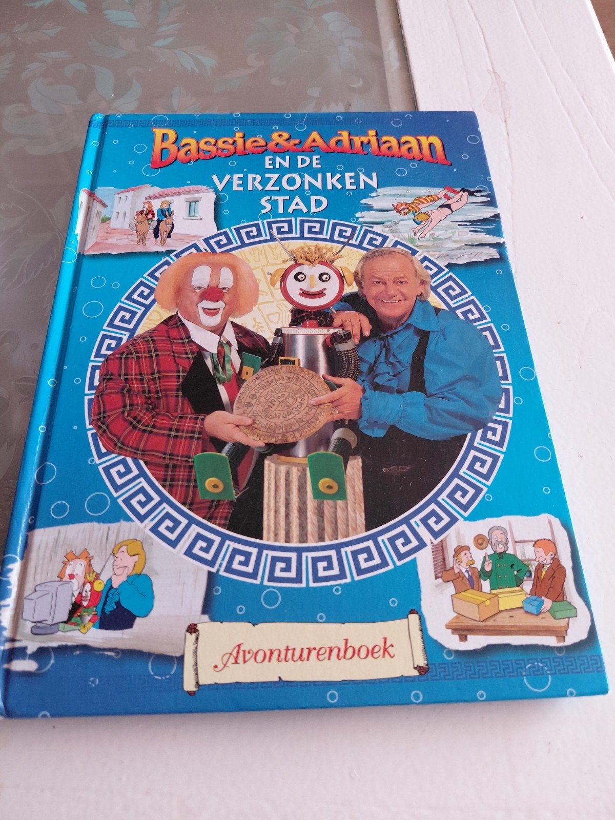 Bassie en Adriaan & de verzonken stad hoorspel boek, Boeken, Kinderboeken | Jeugd | onder 10 jaar, Zo goed als nieuw, Fictie algemeen