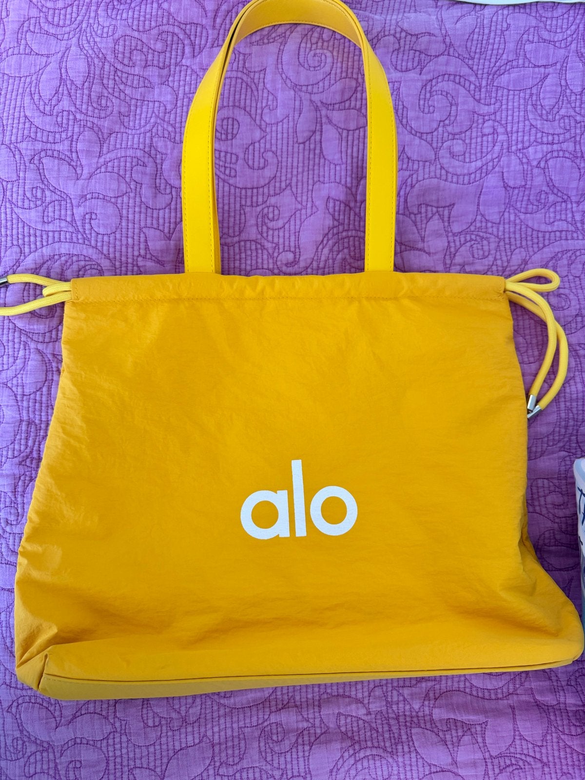 Alo Yoga Shopper Tas Geel - nieuw, Ophalen of Verzenden, Nieuw, Geel, Shopper