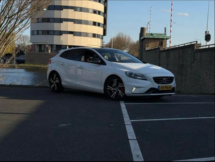 VOLVO V40 2.0 D4 CARBON EDITION – POLESTAR, Auto's, Wit, Origineel Nederlands, 24 km/l, Diesel