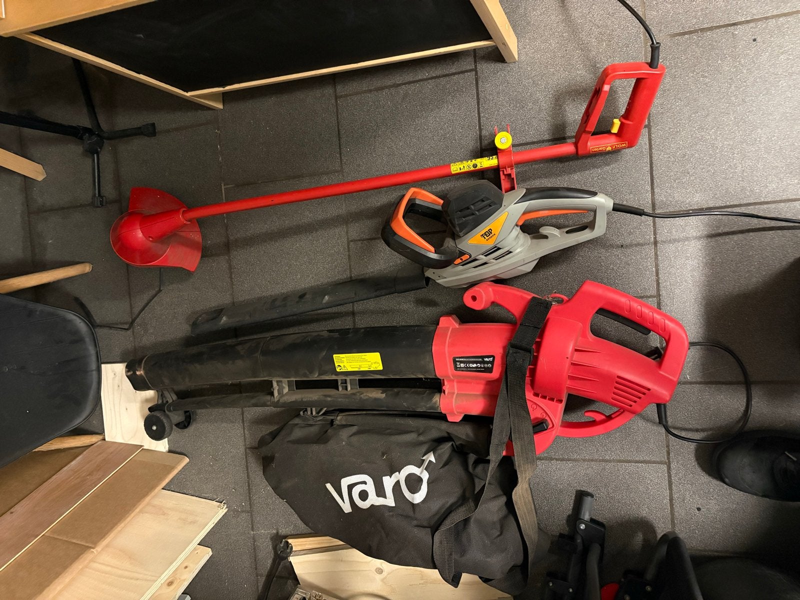Tuinmachines set: Bladblazer, Heggenschaar, Grastrimmer, Ophalen