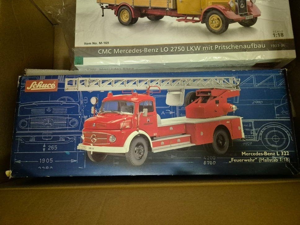 1:18 schuco Mercedes L322 brandweer, Hobby en Vrije tijd, Ophalen of Verzenden, Zo goed als nieuw, Auto, Overige merken