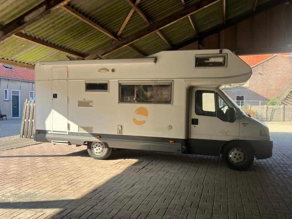 Fiat Ducato 2.8idTD dubbele treinzit Camper 7 persoons, Caravans en Kamperen, Alkoof, Buitenlamp, Fiat, Particulier